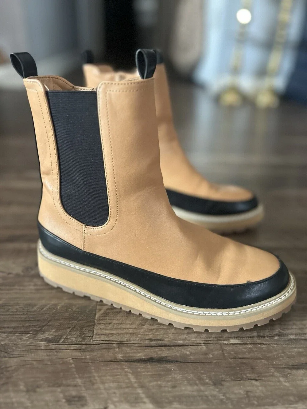 Universal Thread Cambria Chelsea Boots Size 9 Women’s